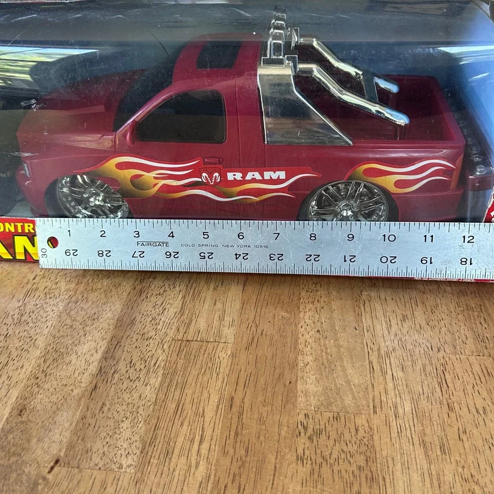 Auto Trendz Radio Control Ram SRT-10 1:14 Scale RC Truck 27MHz New in Box 2010
